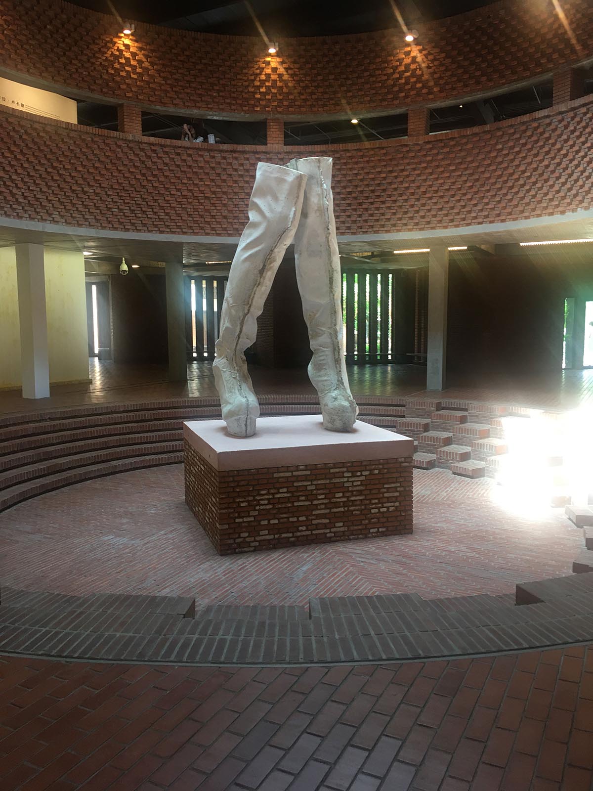 images/art/2020-07-19 红砖美术馆/1.jpg